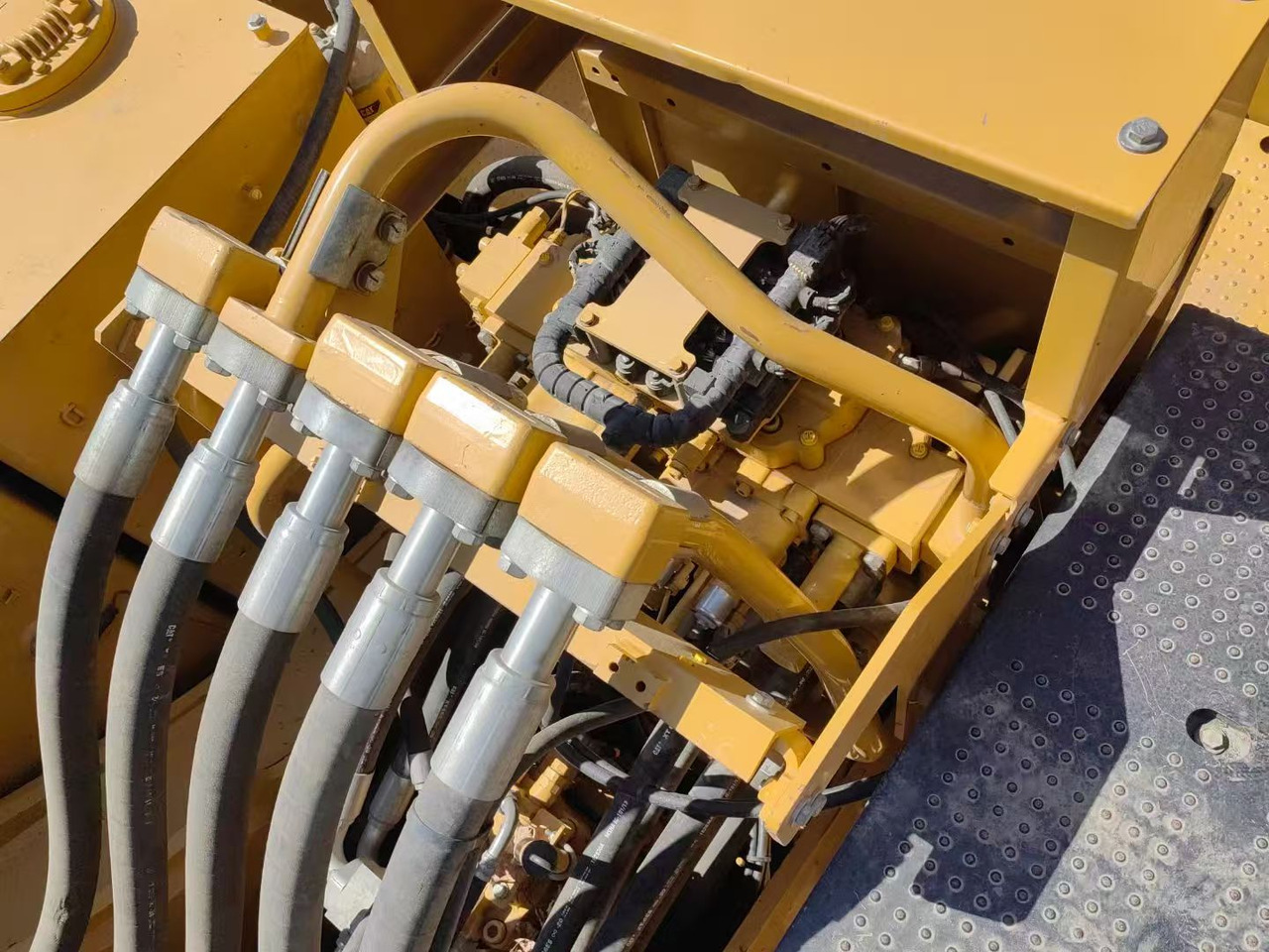 CAT 390F - Kettenbagger: das Bild 3 CAT 390F - Kettenbagger: das Bild 3