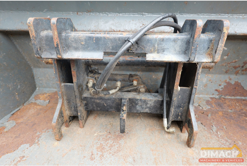 JCB 403 Zeer nette shovel met hydraulische snelwissel en bak en palletvorken 120cm lang - Lader: das Bild 5 JCB 403 Zeer nette shovel met hydraulische snelwissel en bak en palletvorken 120cm lang - Lader: das Bild 5