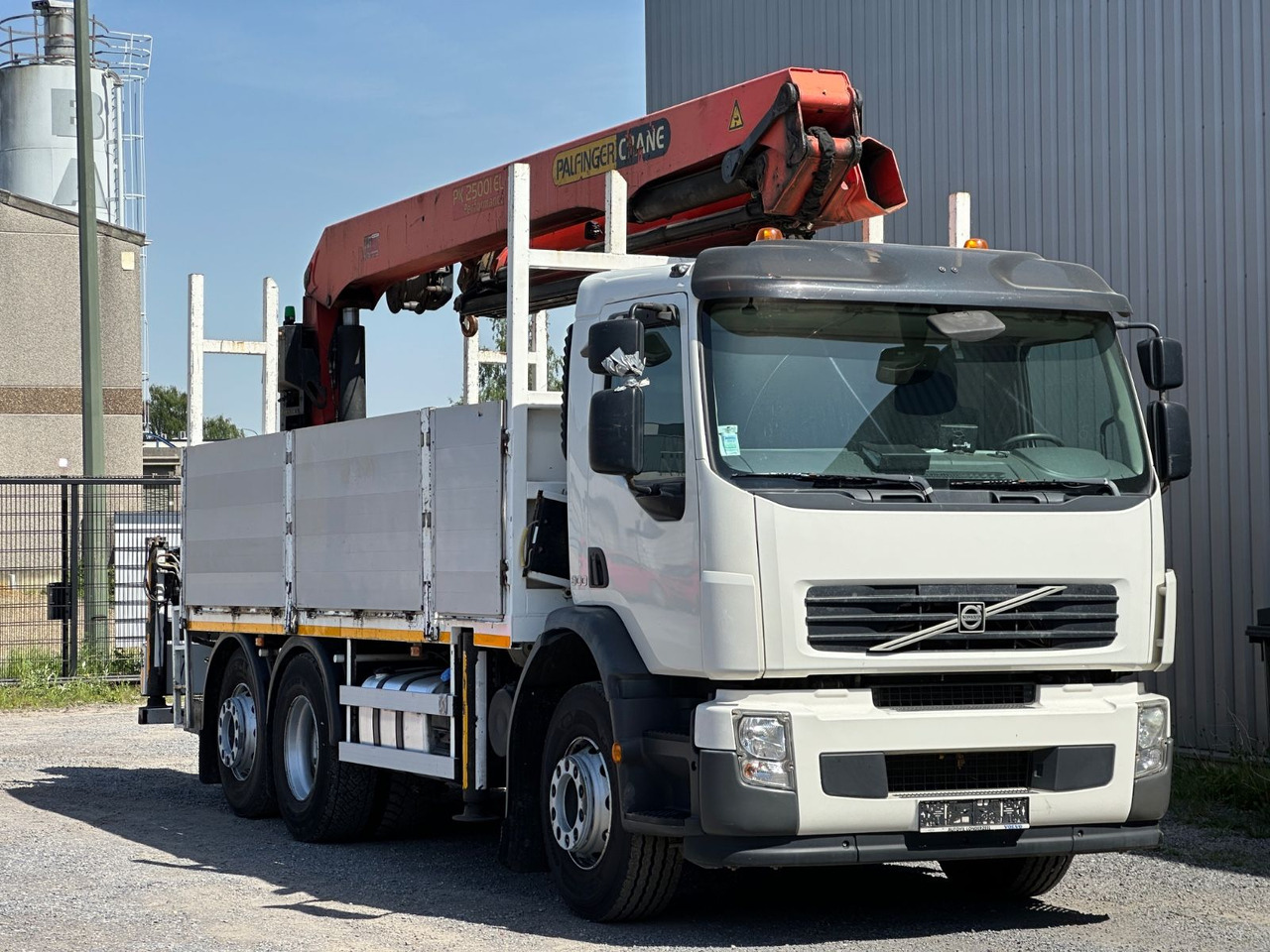Volvo VOLVO FE 330 PALFINGER 25001 EL Performance - Autokran: das Bild 1 Volvo VOLVO FE 330 PALFINGER 25001 EL Performance - Autokran: das Bild 1