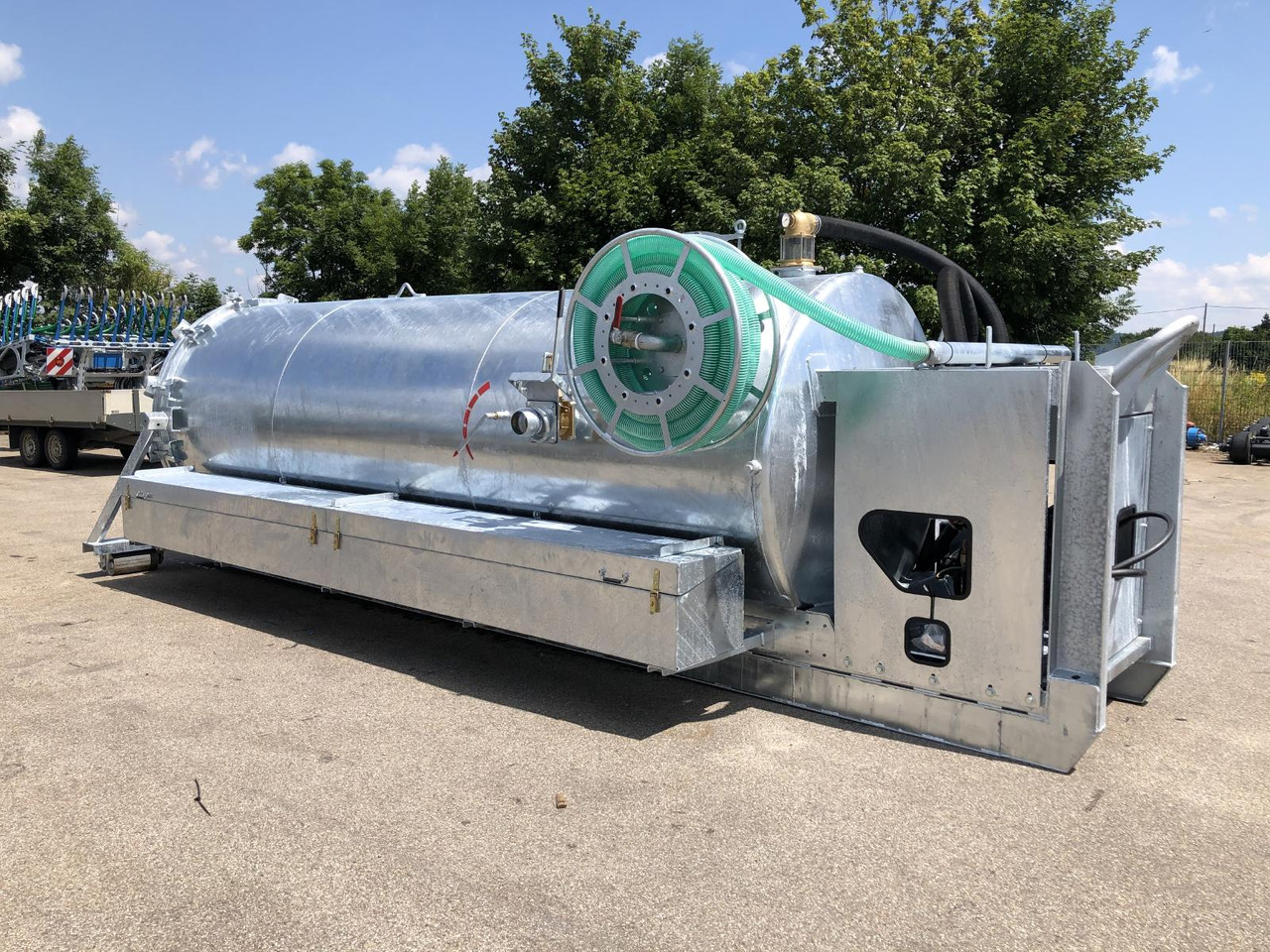 S-Vac 8.5m³ Saugfass Druckfass Vacuum suction systems are are fully integrated at the HDD jobsite from today. - Bohrgerät: das Bild 2 S-Vac 8.5m³ Saugfass Druckfass Vacuum suction systems are are fully integrated at the HDD jobsite from today. - Bohrgerät: das Bild 2