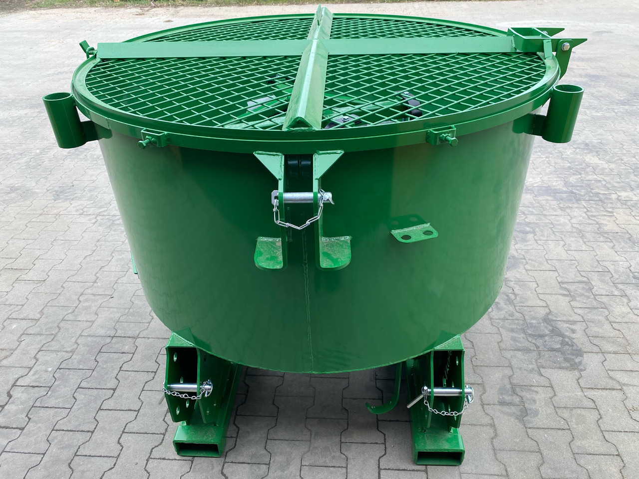 DC Betonmischer / Hydraulic concrete mixer / Malaxeur à béton hydraulique / Betoniera / Бетономешалка с гидравлическим приводом / Betoniarka hydrauliczna 800 l - Betonmischer: das Bild 1 DC Betonmischer / Hydraulic concrete mixer / Malaxeur à béton hydraulique / Betoniera / Бетономешалка с гидравлическим приводом / Betoniarka hydrauliczna 800 l - Betonmischer: das Bild 1