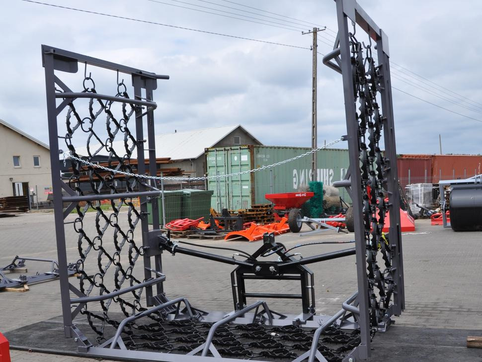 METAL-TECHNIK Wiesenegge / Heavy meadow harrow / Herse de prairie lourde / Strigliatrice pesante / Тяжёлая волокуша / Włóka łąkowa ciężka 6 m - Wiesenschleppe: das Bild 1 METAL-TECHNIK Wiesenegge / Heavy meadow harrow / Herse de prairie lourde / Strigliatrice pesante / Тяжёлая волокуша / Włóka łąkowa ciężka 6 m - Wiesenschleppe: das Bild 1