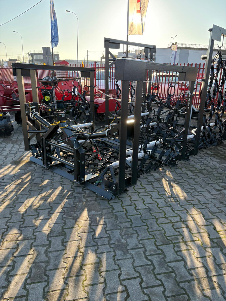 METAL-TECHNIK Wiesenegge / Meadow harrow / Herse de prairie / Strigliatrice / Полевая волокуша / Włóka łąkowa 4 m - Wiesenschleppe: das Bild 1 METAL-TECHNIK Wiesenegge / Meadow harrow / Herse de prairie / Strigliatrice / Полевая волокуша / Włóka łąkowa 4 m - Wiesenschleppe: das Bild 1