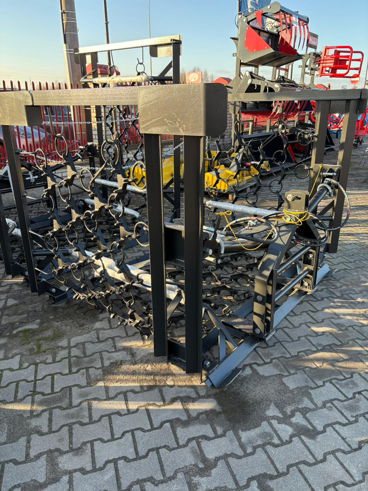 METAL-TECHNIK Wiesenegge / Meadow harrow / Herse de prairie / Strigliatrice / Полевая волокуша / Włóka łąkowa 4 m - Wiesenschleppe: das Bild 2 METAL-TECHNIK Wiesenegge / Meadow harrow / Herse de prairie / Strigliatrice / Полевая волокуша / Włóka łąkowa 4 m - Wiesenschleppe: das Bild 2