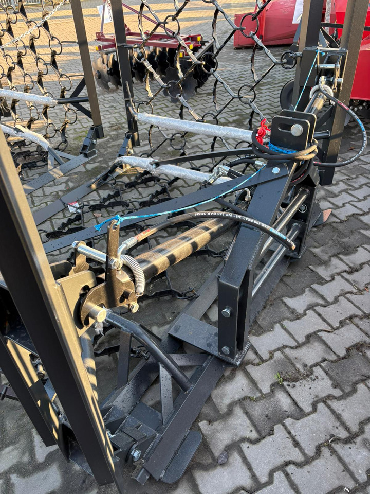 Metal-Technik Wiesenegge / Meadow harrow / Herse de prairie / Strigliatrice / Lanza de prado / Полевая волокуша / Włóka łąkowa 6 m - Wiesenschleppe: das Bild 3 Metal-Technik Wiesenegge / Meadow harrow / Herse de prairie / Strigliatrice / Lanza de prado / Полевая волокуша / Włóka łąkowa 6 m - Wiesenschleppe: das Bild 3