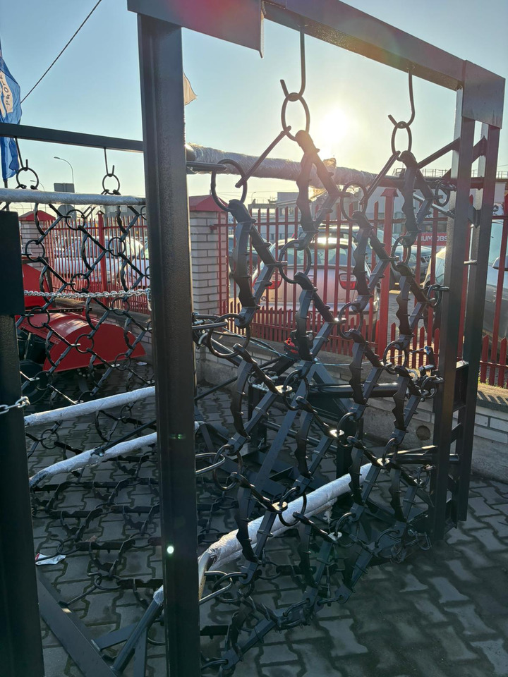 Metal-Technik Wiesenegge / Meadow harrow / Herse de prairie / Strigliatrice / Lanza de prado / Полевая волокуша / Włóka łąkowa 6 m - Wiesenschleppe: das Bild 2 Metal-Technik Wiesenegge / Meadow harrow / Herse de prairie / Strigliatrice / Lanza de prado / Полевая волокуша / Włóka łąkowa 6 m - Wiesenschleppe: das Bild 2