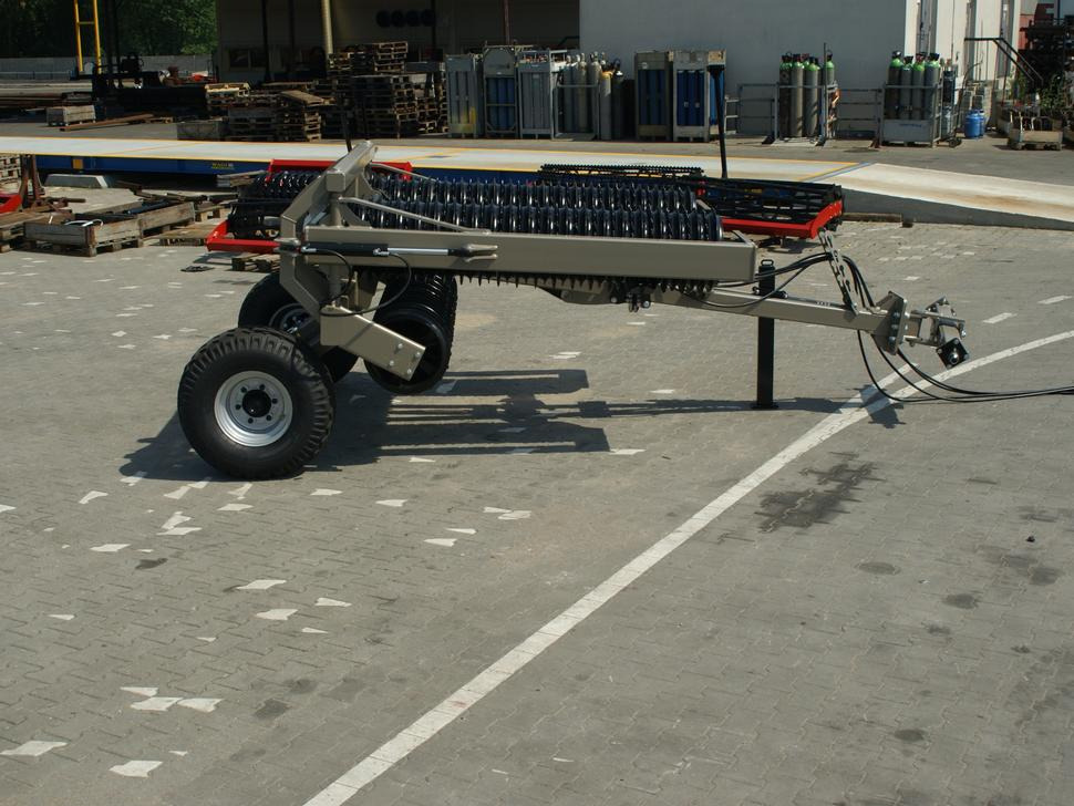 Rolex Ackerwalze / Sowing roller / Rouleau Cambridge / Attrezzi per rullatura / Rodillo / Посевной каток / Wał posiewny 6,3 m - Ackerwalze: das Bild 4 Rolex Ackerwalze / Sowing roller / Rouleau Cambridge / Attrezzi per rullatura / Rodillo / Посевной каток / Wał posiewny 6,3 m - Ackerwalze: das Bild 4