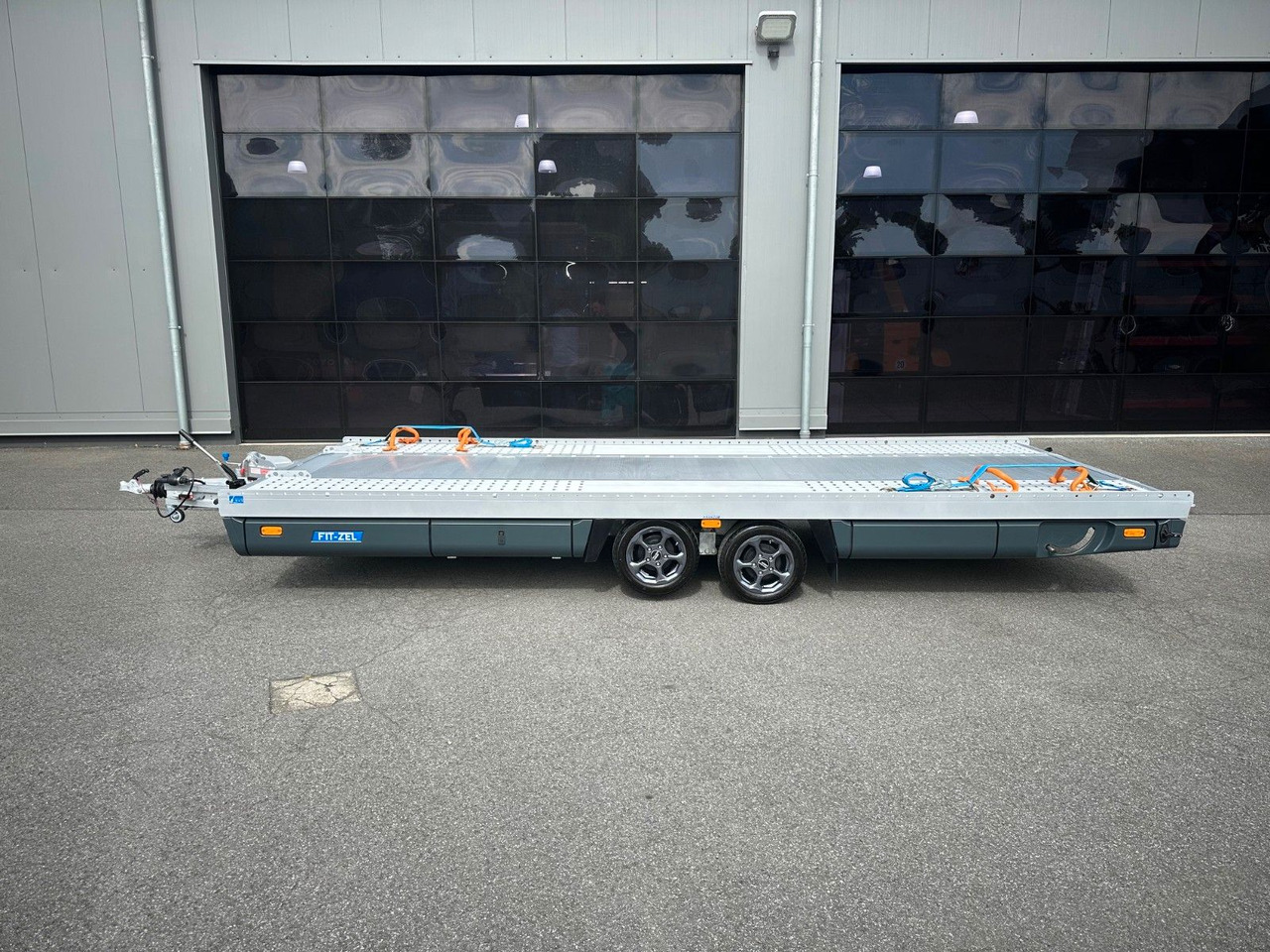Fitzel MAXINO sv 35-22/55 ÜRV MESSEANHÄNGER, NEUWERTG. - Autotransporter Anhänger: das Bild 1 Fitzel MAXINO sv 35-22/55 ÜRV MESSEANHÄNGER, NEUWERTG. - Autotransporter Anhänger: das Bild 1