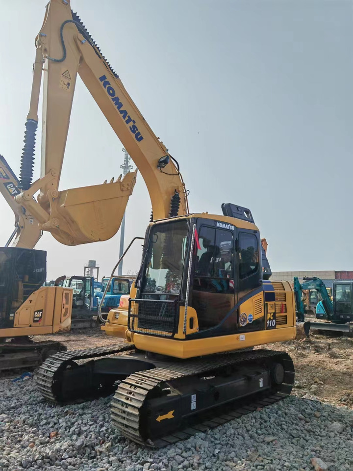 KOMATSU PC110-8 - Kettenbagger: das Bild 2 KOMATSU PC110-8 - Kettenbagger: das Bild 2