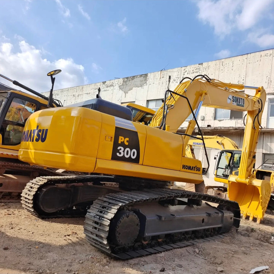 KOMATSU PC300-7 - Kettenbagger: das Bild 3 KOMATSU PC300-7 - Kettenbagger: das Bild 3
