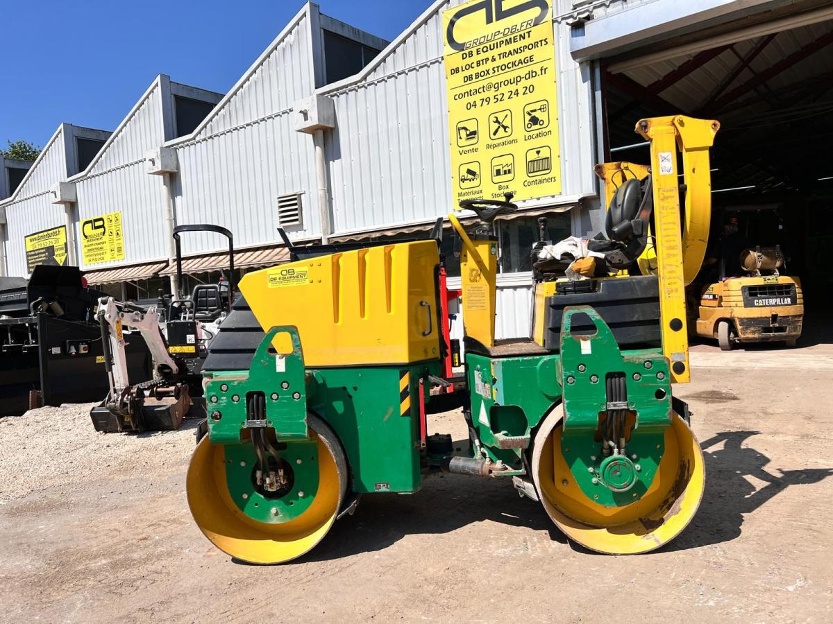 Ammann AV26-2 COMPACTEUR ROULEAU TANDEM VIBRANT ARTICULÉ - Straßenwalze: das Bild 2 Ammann AV26-2 COMPACTEUR ROULEAU TANDEM VIBRANT ARTICULÉ - Straßenwalze: das Bild 2