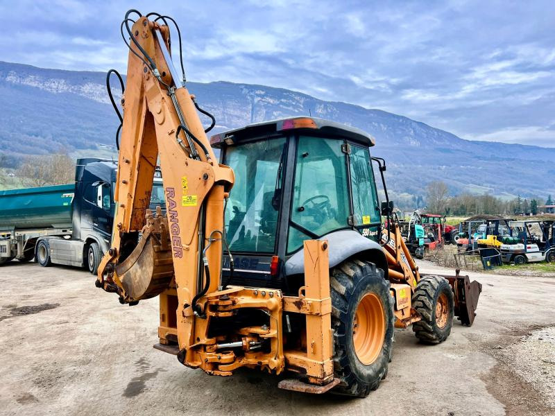 Case 580 Super R Serie 2 Tractopelle 8T - Baggerlader: das Bild 4 Case 580 Super R Serie 2 Tractopelle 8T - Baggerlader: das Bild 4