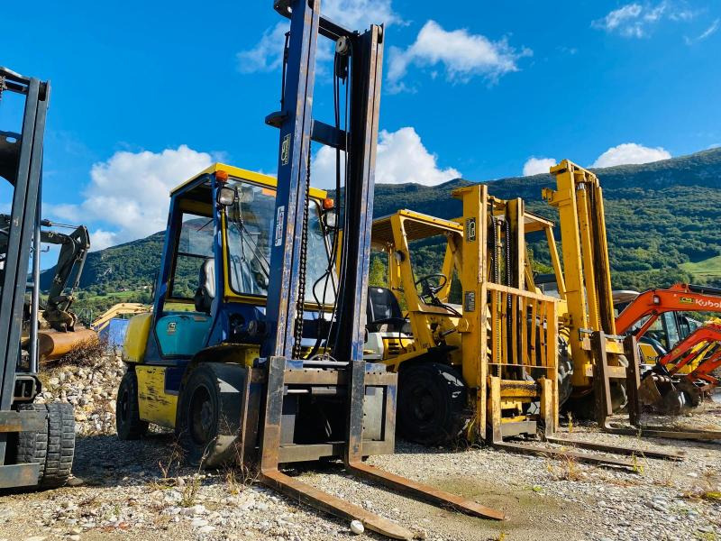 KOMATSU Chariot élévateur diesel FD30T14 - Dieselstapler: das Bild 1 KOMATSU Chariot élévateur diesel FD30T14 - Dieselstapler: das Bild 1