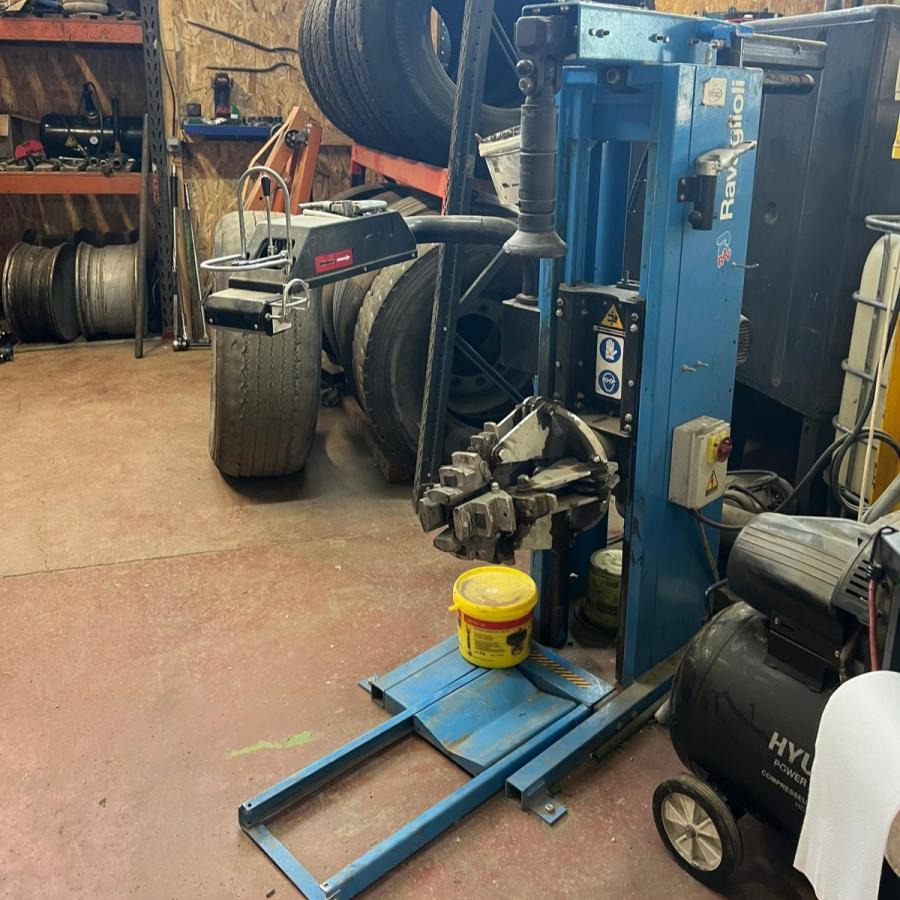 Ravaglioli Démonte pneus GRS926 - Werkstattgerät: das Bild 4 Ravaglioli Démonte pneus GRS926 - Werkstattgerät: das Bild 4