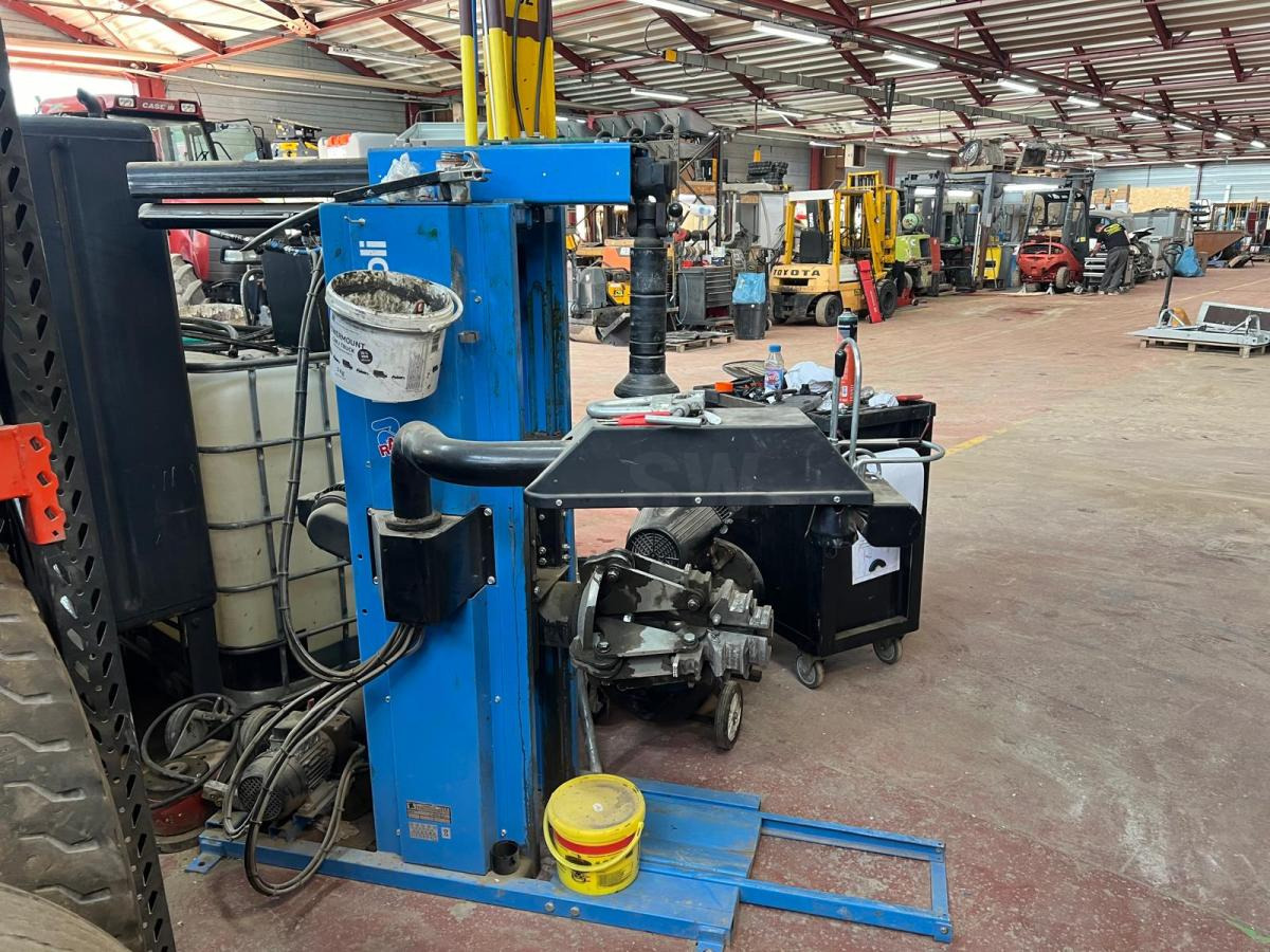 Ravaglioli Démonte pneus GRS926 - Werkstattgerät: das Bild 1 Ravaglioli Démonte pneus GRS926 - Werkstattgerät: das Bild 1