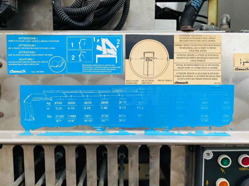 Kipper Renault Kerax 8x4 520 BIBENNE CIF GRUE CORMACH: das Bild 15