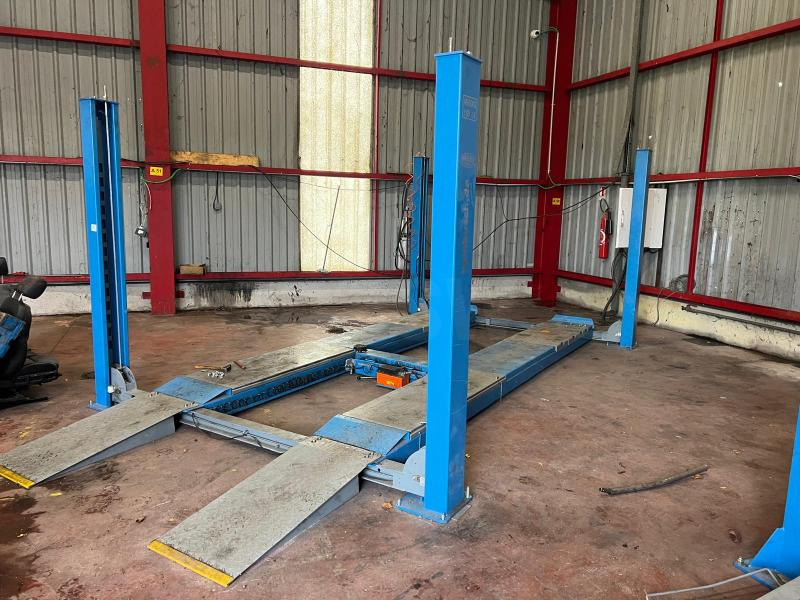 Twin Busch TW445 Pont 4 colonnes - Werkstattgerät: das Bild 1 Twin Busch TW445 Pont 4 colonnes - Werkstattgerät: das Bild 1