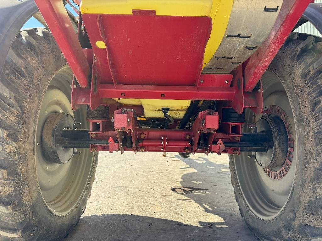 Hardi Navigator 3000L 24m - Anhängespritze: das Bild 4 Hardi Navigator 3000L 24m - Anhängespritze: das Bild 4