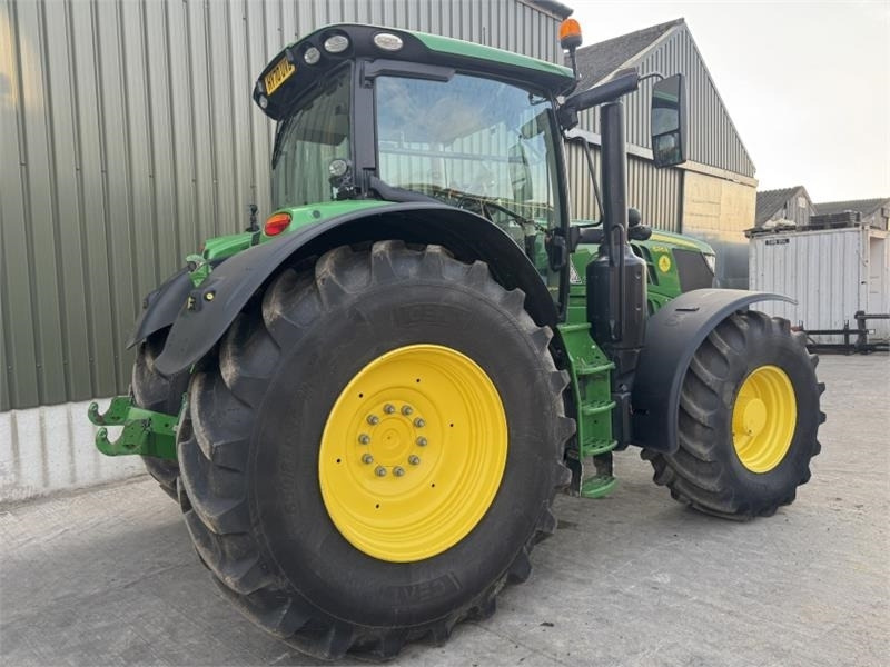 John Deere 6215R Command Pro **Ultimate Edition**Front PTO** - Traktor: das Bild 4 John Deere 6215R Command Pro **Ultimate Edition**Front PTO** - Traktor: das Bild 4