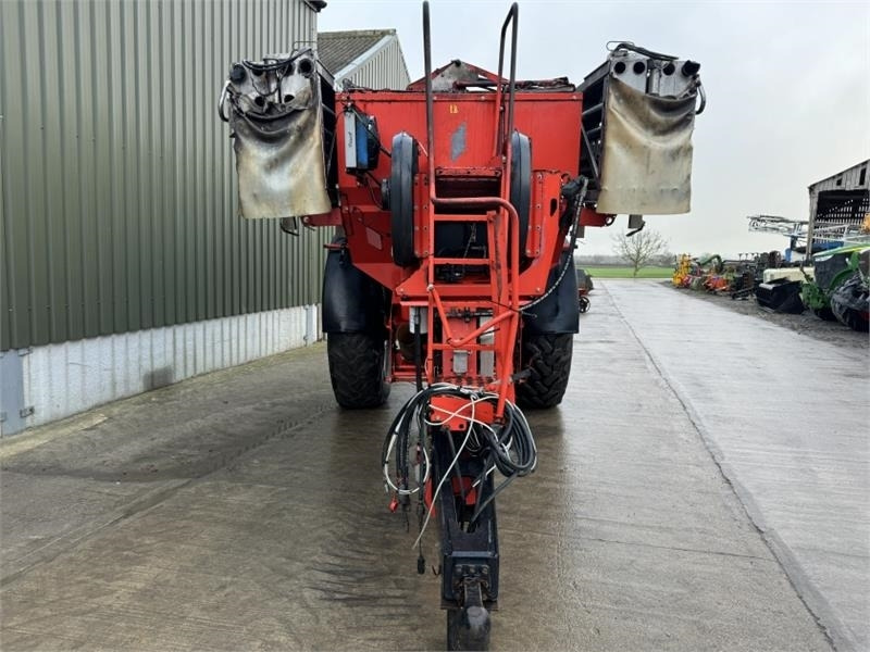 Kuhn AGT 6036 Boom Fert Spreader - Düngerstreuer: das Bild 5 Kuhn AGT 6036 Boom Fert Spreader - Düngerstreuer: das Bild 5