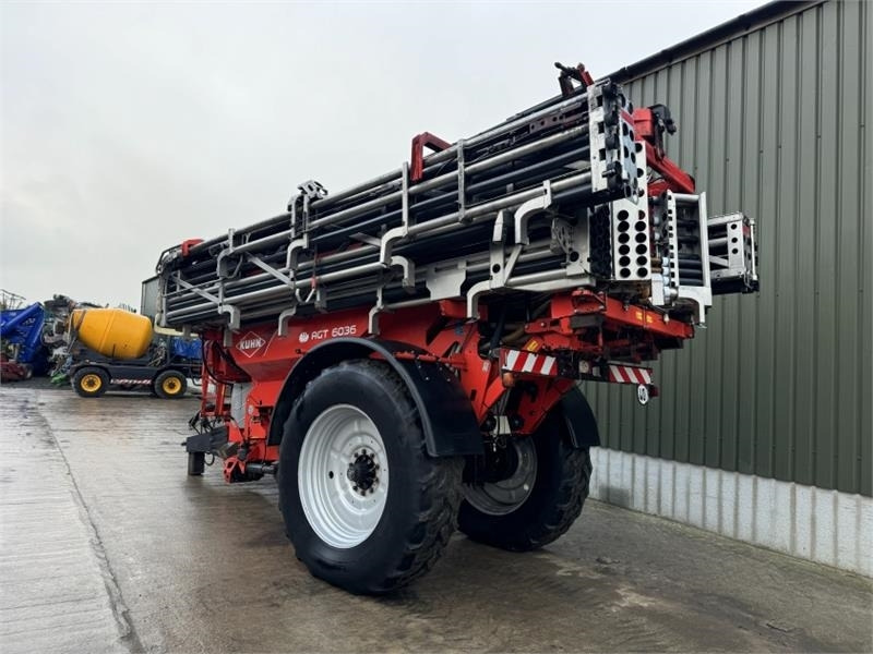 Kuhn AGT 6036 Boom Fert Spreader - Düngerstreuer: das Bild 2 Kuhn AGT 6036 Boom Fert Spreader - Düngerstreuer: das Bild 2