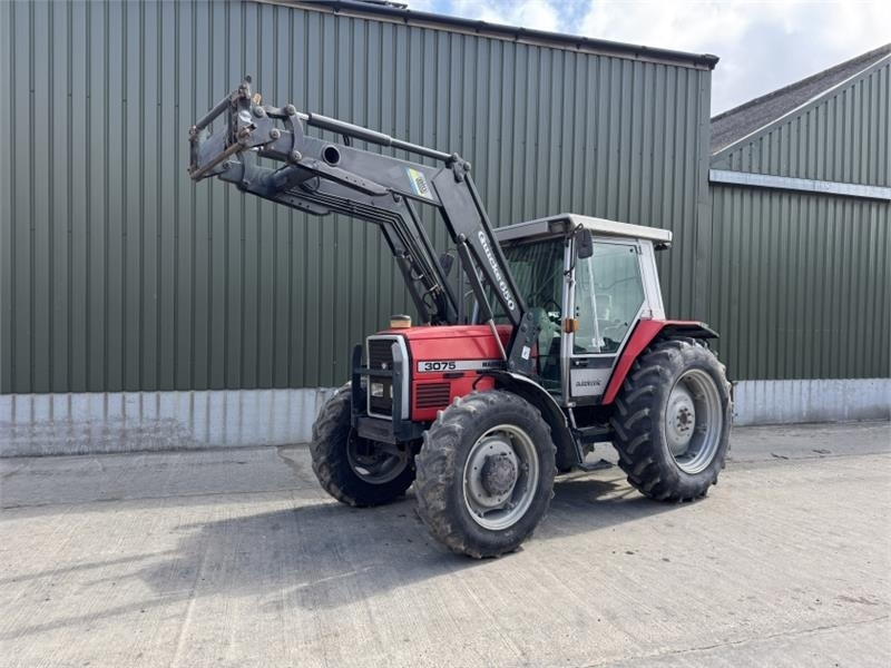 Massey Ferguson Massey Ferguson 3075 Dynashift *Low Hours* - Traktor: das Bild 1 Massey Ferguson Massey Ferguson 3075 Dynashift *Low Hours* - Traktor: das Bild 1