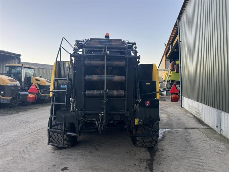 New Holland BB9060 Baler - Packenpresse: das Bild 3 New Holland BB9060 Baler - Packenpresse: das Bild 3