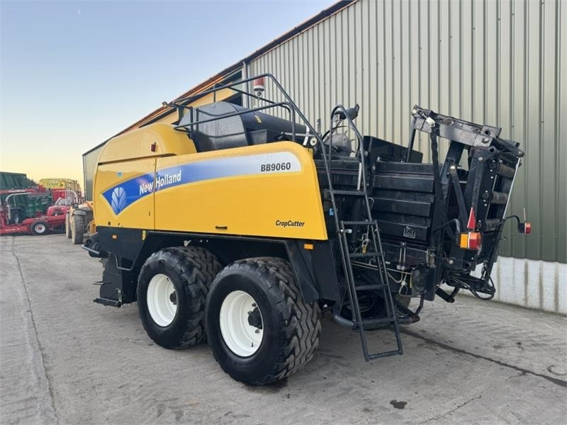 New Holland BB9060 Baler - Packenpresse: das Bild 2 New Holland BB9060 Baler - Packenpresse: das Bild 2