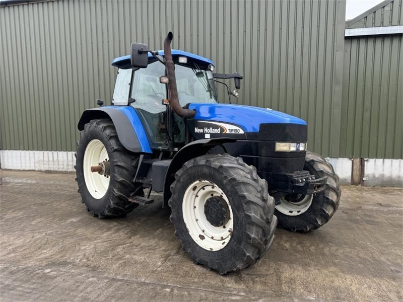 New Holland TM190 - Traktor: das Bild 3 New Holland TM190 - Traktor: das Bild 3