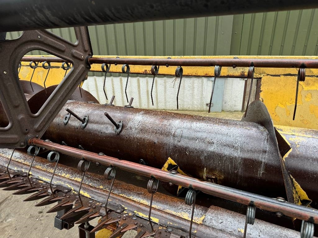 Mähdrescher New Holland TX 67: das Bild 25
