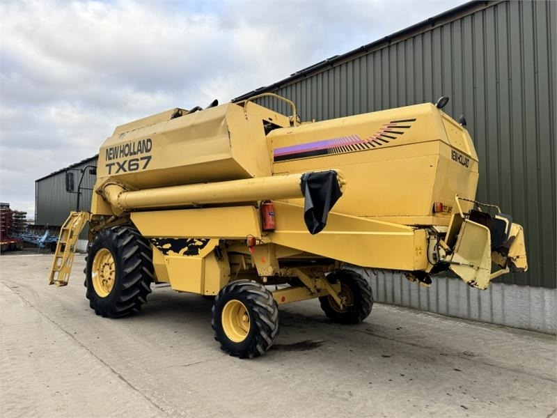 New Holland TX67 c/w 20ft Header - Zubehör für Erntemaschine: das Bild 4 New Holland TX67 c/w 20ft Header - Zubehör für Erntemaschine: das Bild 4