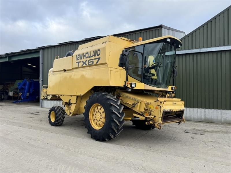 New Holland TX67 c/w 20ft Header - Zubehör für Erntemaschine: das Bild 1 New Holland TX67 c/w 20ft Header - Zubehör für Erntemaschine: das Bild 1
