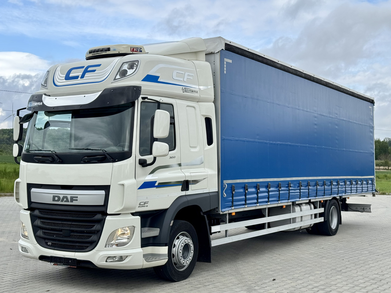 DAF CF 320 / FIRANKA / 24 EUROPALETY / SYPIALKA / AUTOMAT / KLIMA POSTOJOWA / 2017 ROK - Plane LKW: das Bild 2 DAF CF 320 / FIRANKA / 24 EUROPALETY / SYPIALKA / AUTOMAT / KLIMA POSTOJOWA / 2017 ROK - Plane LKW: das Bild 2
