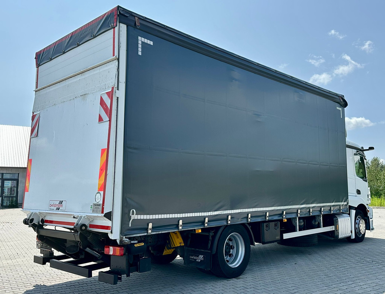 MERCEDES-BENZ ACTROS 1833 / FIRANKA / WINDA / 18 PALET / AUTOMAT / 310 TYS KM / DUŻY SILNIK / 2020 ROK / SYPIALKA - Plane LKW: das Bild 3 MERCEDES-BENZ ACTROS 1833 / FIRANKA / WINDA / 18 PALET / AUTOMAT / 310 TYS KM / DUŻY SILNIK / 2020 ROK / SYPIALKA - Plane LKW: das Bild 3