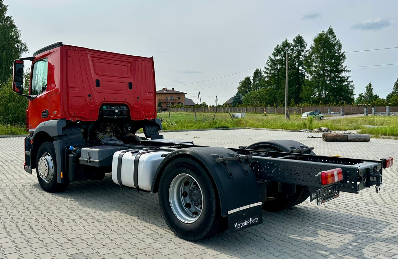 MERCEDES-BENZ ANTOS 1827 / DO ZABUDOWY / ROZSTAW OSI 3.8 M / EURO 6 / WYWROTKA / BECZKA / UTRZYMANIE DRÓG / HAKOWIEC / Z NIEMIEC - Fahrgestell LKW: das Bild 3 MERCEDES-BENZ ANTOS 1827 / DO ZABUDOWY / ROZSTAW OSI 3.8 M / EURO 6 / WYWROTKA / BECZKA / UTRZYMANIE DRÓG / HAKOWIEC / Z NIEMIEC - Fahrgestell LKW: das Bild 3