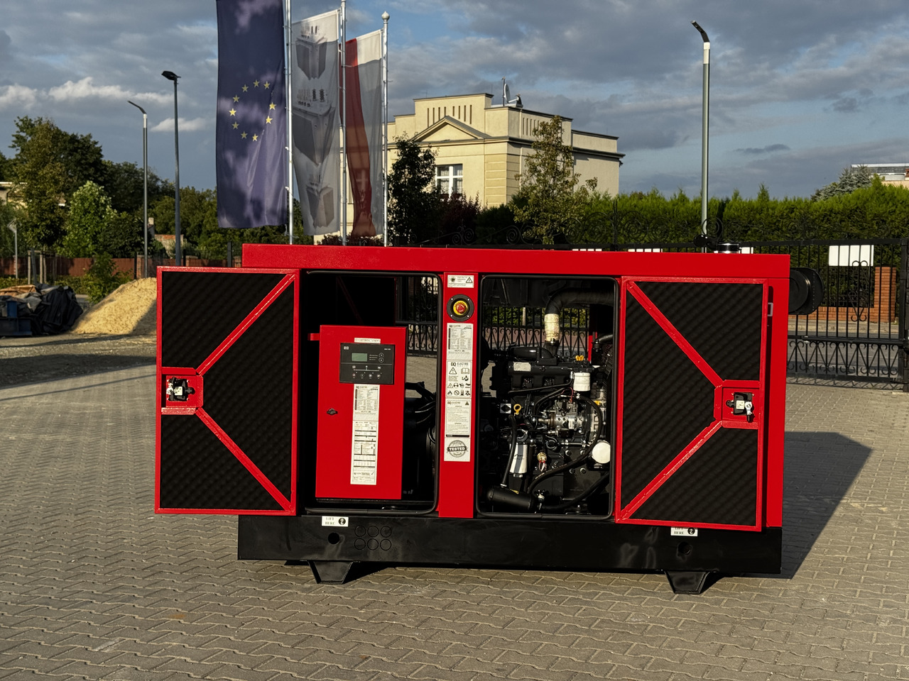 IVECO 45 kVA / 36 kW - Stromgenerator: das Bild 5 IVECO 45 kVA / 36 kW - Stromgenerator: das Bild 5