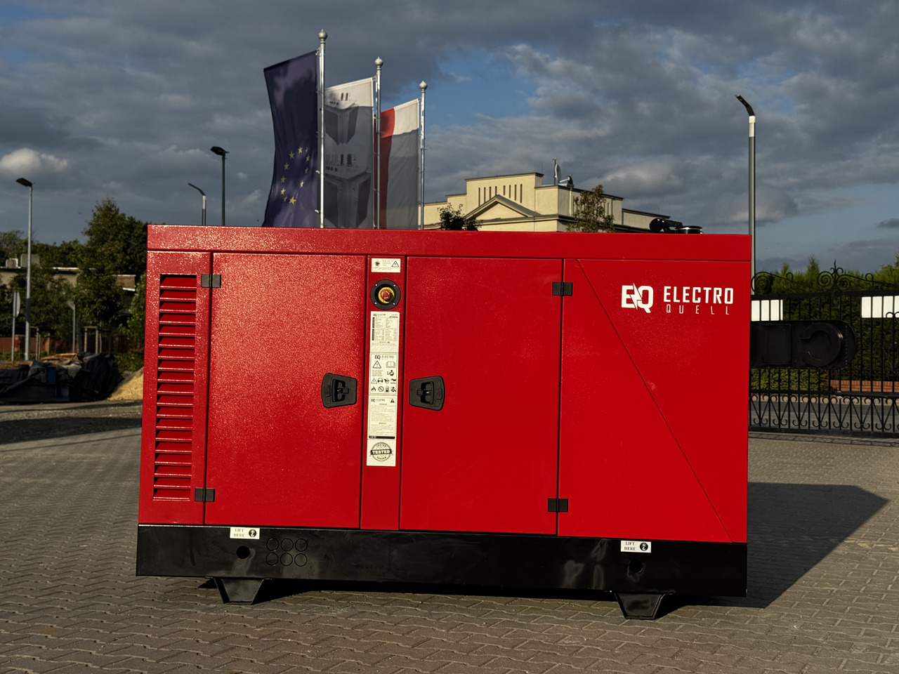 IVECO 45 kVA / 36 kW - Stromgenerator: das Bild 1 IVECO 45 kVA / 36 kW - Stromgenerator: das Bild 1