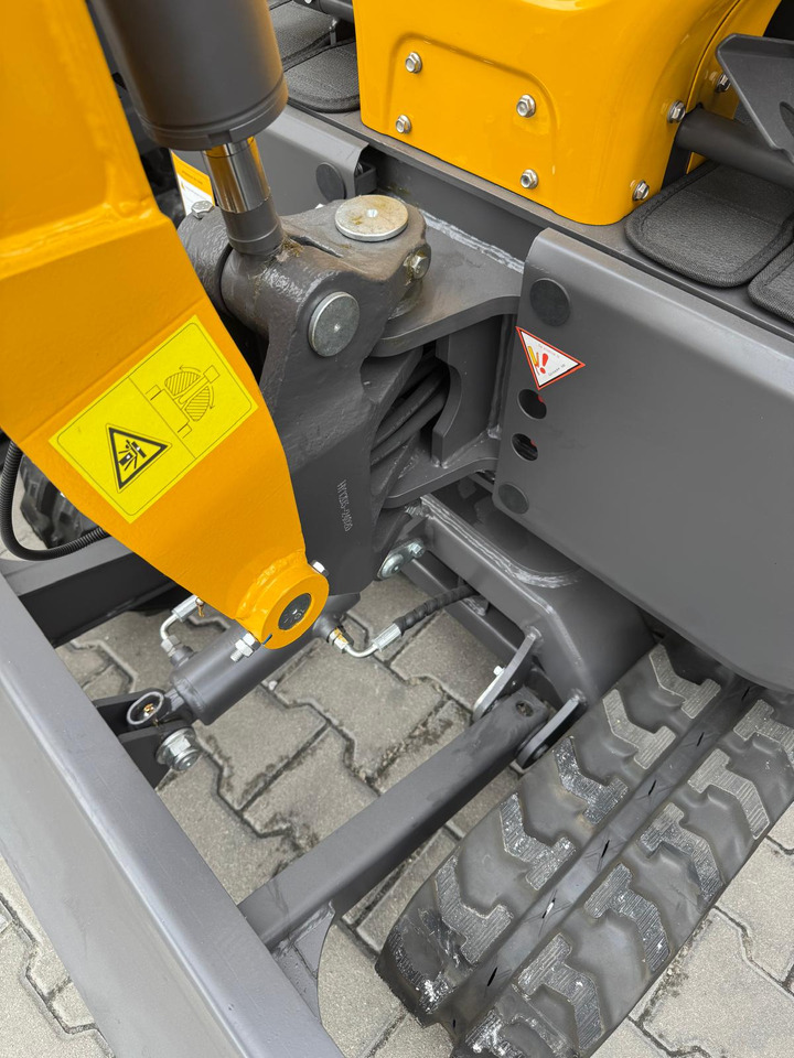 KUBOTA Diesel Mini excavator 1.2 Tons - Müller Machinery MB 12 - SH - Minibagger: das Bild 2 KUBOTA Diesel Mini excavator 1.2 Tons - Müller Machinery MB 12 - SH - Minibagger: das Bild 2