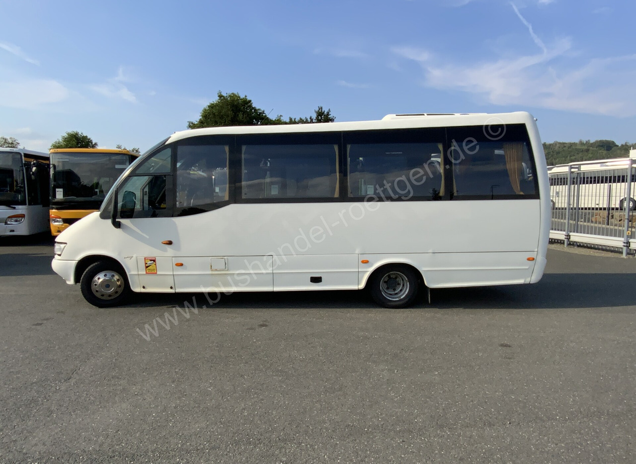 Kleinbus, Personentransporter Iveco 65C17 Daily: das Bild 6 Kleinbus, Personentransporter Iveco 65C17 Daily: das Bild 6