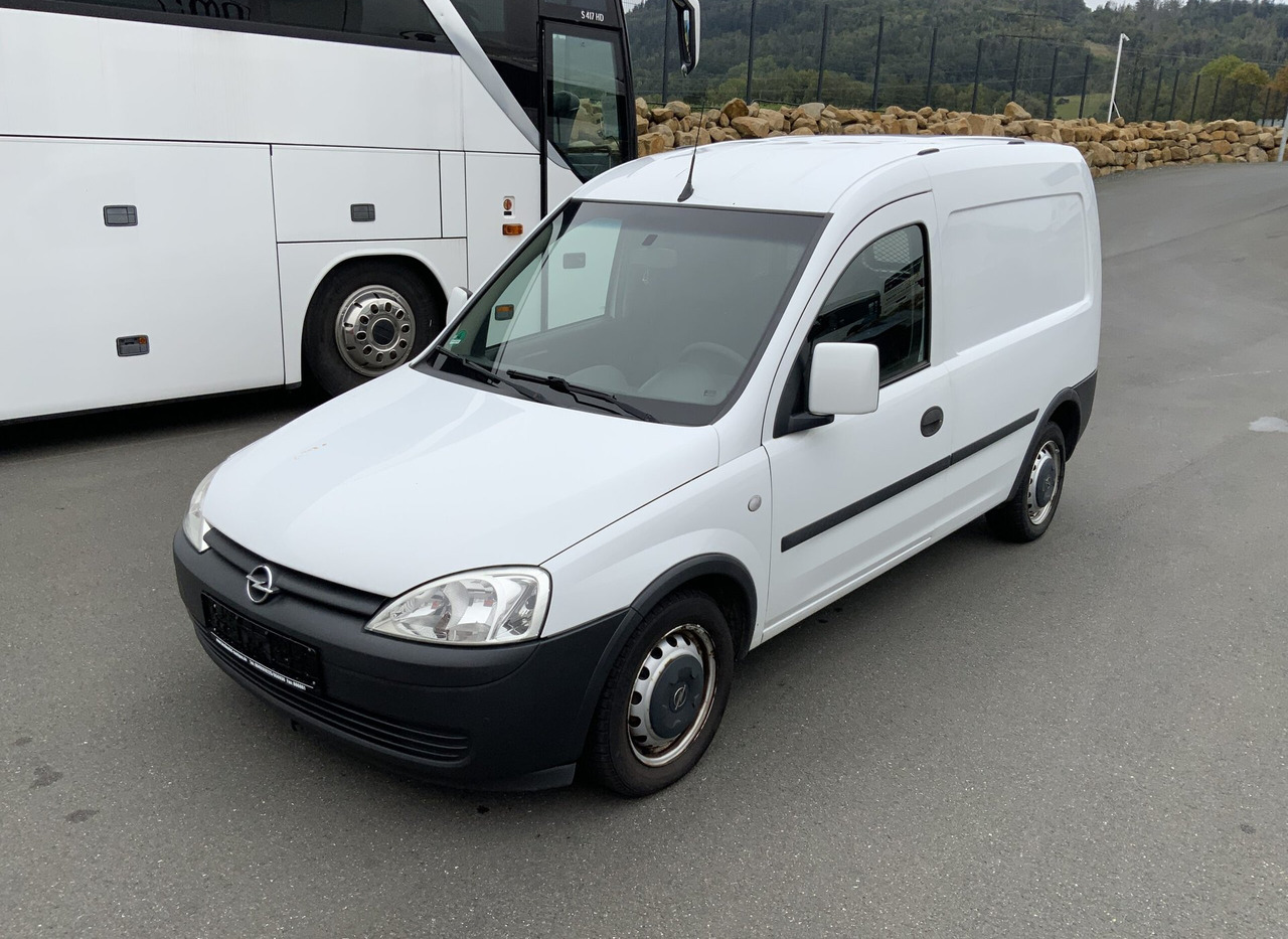 Opel Combo-C-Van - PKW: das Bild 2 Opel Combo-C-Van - PKW: das Bild 2