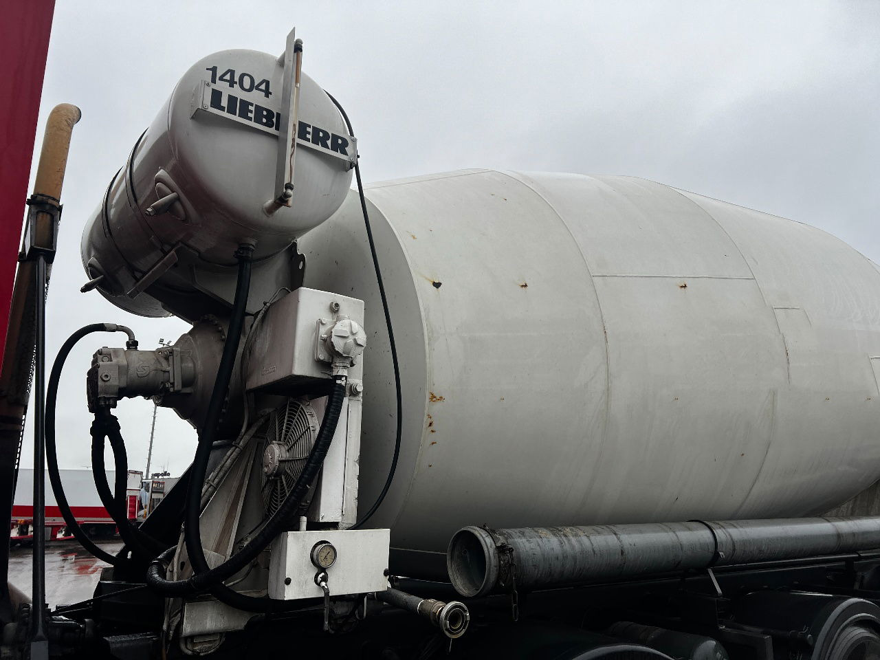 Scania P420 10x4, 15m3 Liebherr, full steel - Leasing Scania P420 10x4, 15m3 Liebherr, full steel: das Bild 8