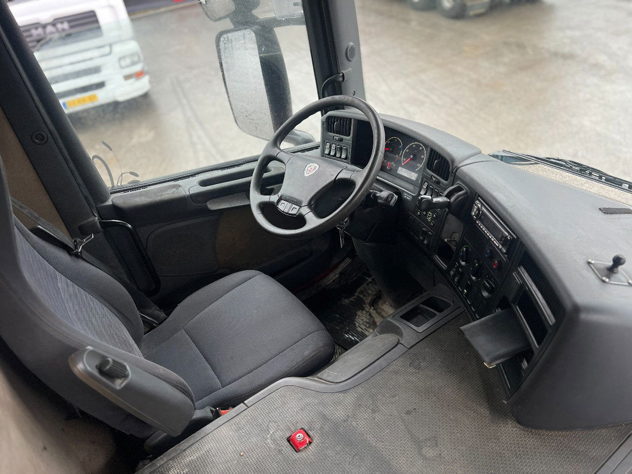 Scania P420 10x4, 15m3 Liebherr, full steel - Leasing Scania P420 10x4, 15m3 Liebherr, full steel: das Bild 16