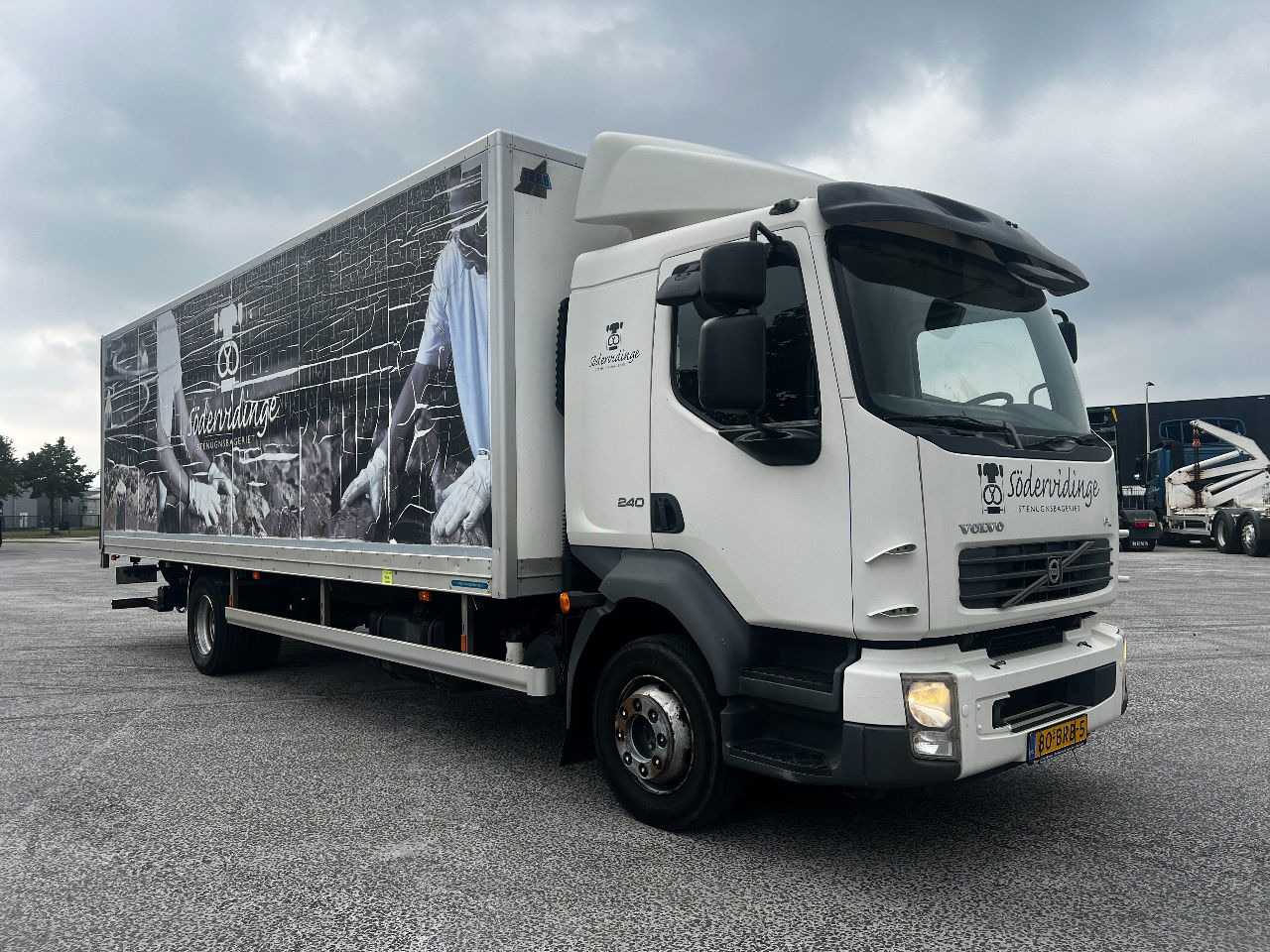 Volvo FL 12.240 Euro 5, NL truck - Koffer LKW: das Bild 2 Volvo FL 12.240 Euro 5, NL truck - Koffer LKW: das Bild 2