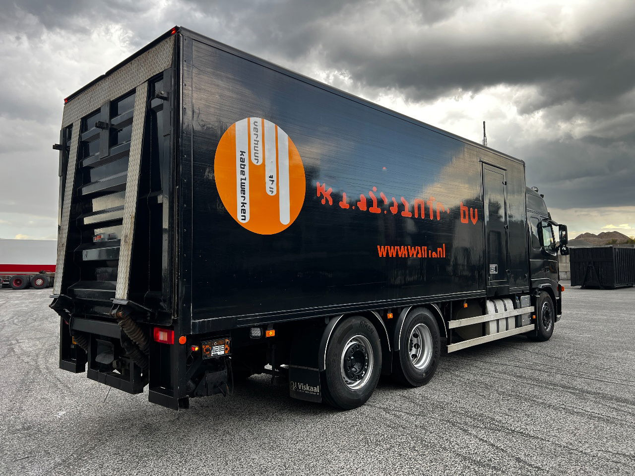 Volvo FM 9.300 Globe 6x2, Euro 5 - Koffer LKW: das Bild 3 Volvo FM 9.300 Globe 6x2, Euro 5 - Koffer LKW: das Bild 3