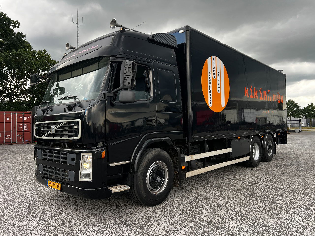 Volvo FM 9.300 Globe 6x2, Euro 5 - Koffer LKW: das Bild 1 Volvo FM 9.300 Globe 6x2, Euro 5 - Koffer LKW: das Bild 1