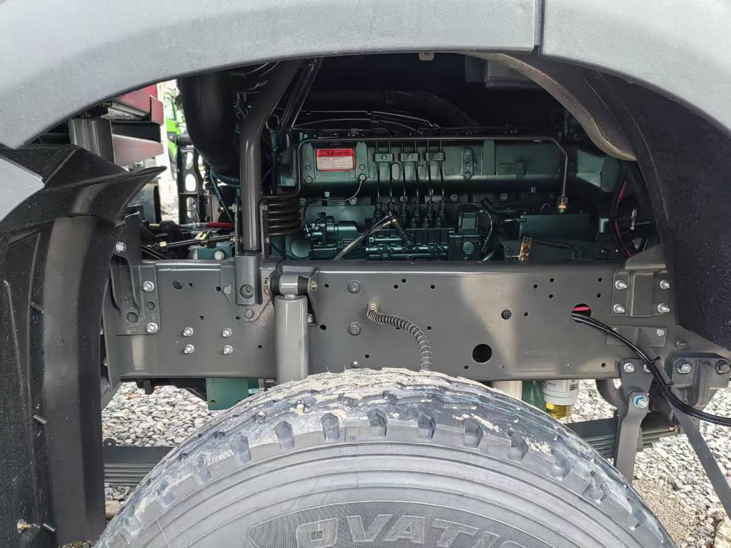 Howo 371 8X4 - Andere Technik: das Bild 5 Howo 371 8X4 - Andere Technik: das Bild 5