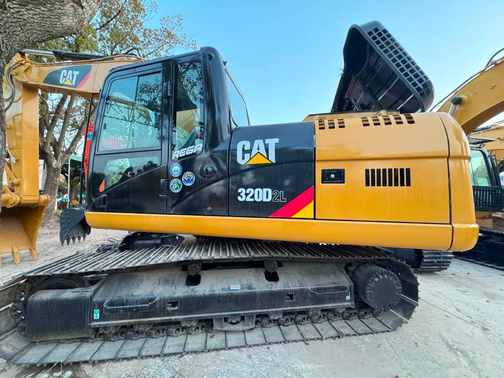 CAT 320 D-C7.1 enging - Kettenbagger: das Bild 2 CAT 320 D-C7.1 enging - Kettenbagger: das Bild 2