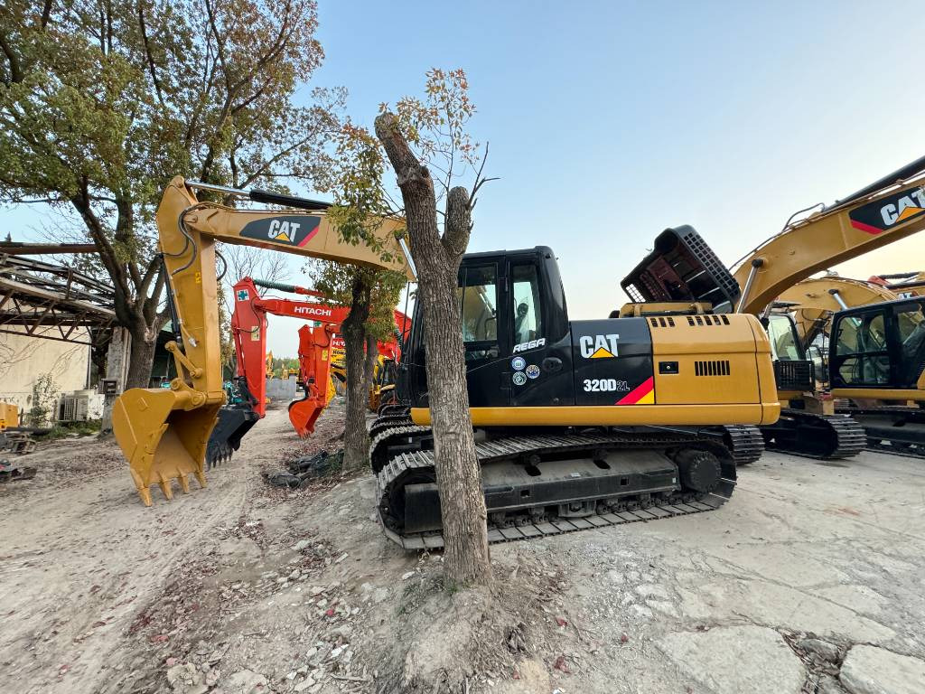 CAT 320 D Engine C7.1 - Kettenbagger: das Bild 4 CAT 320 D Engine C7.1 - Kettenbagger: das Bild 4