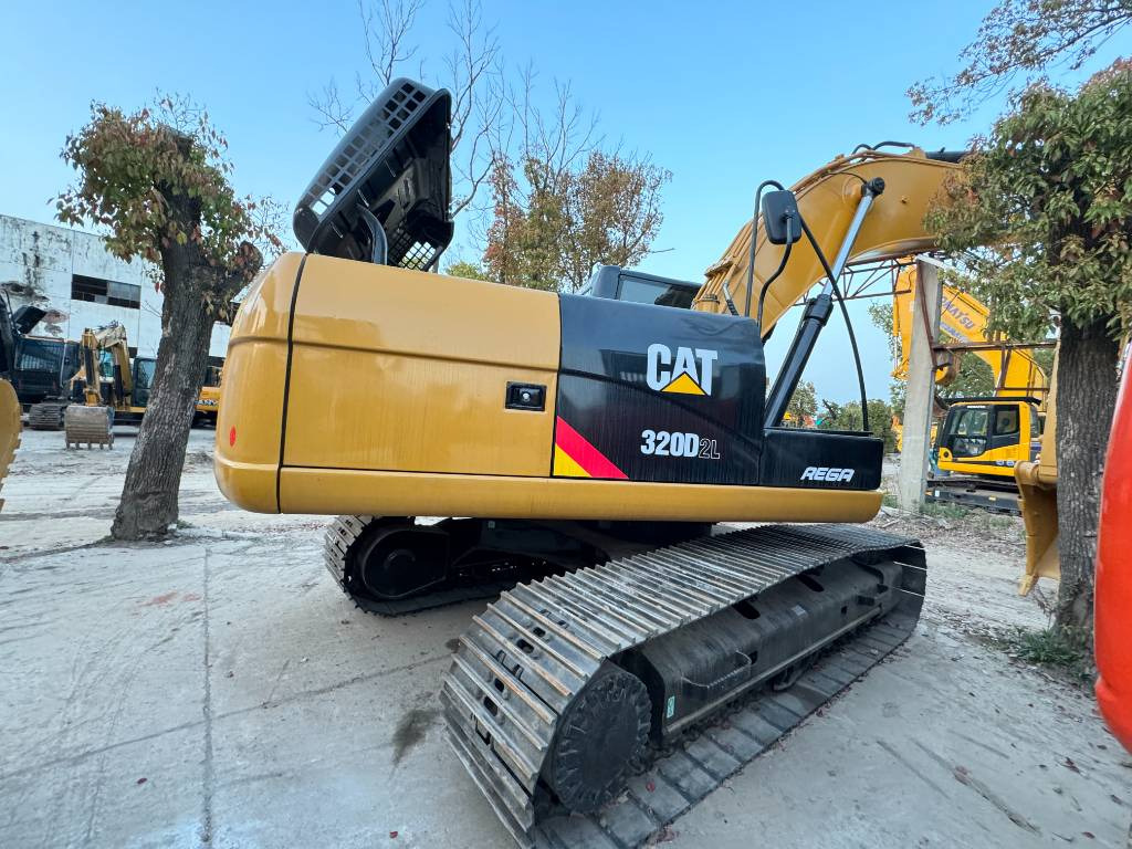 CAT 320 D Engine C7.1 - Kettenbagger: das Bild 1 CAT 320 D Engine C7.1 - Kettenbagger: das Bild 1