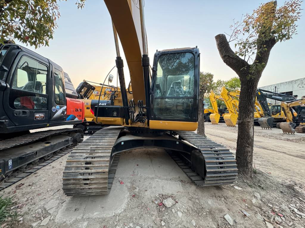 CAT 320D2L - Kettenbagger: das Bild 4 CAT 320D2L - Kettenbagger: das Bild 4